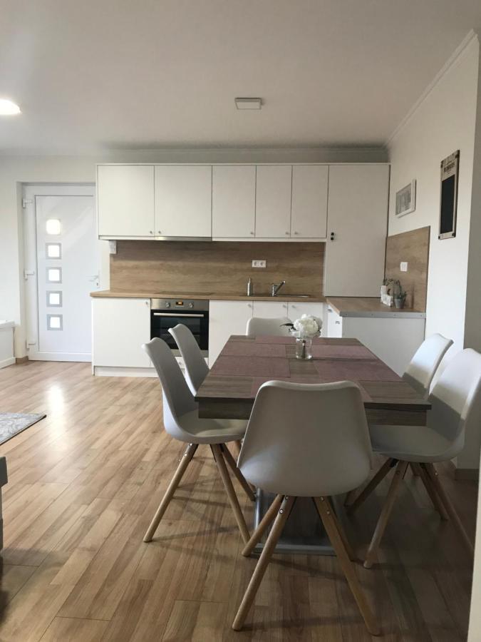Villa Relax KomfortLak Gárdony Eksteriør bilde